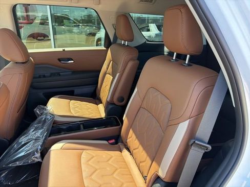 New 2026 Nissan Pathfinder Platinum AWD/4WD image 20