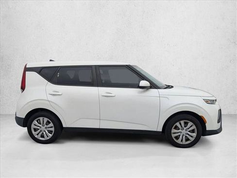 Used 2020 Kia Soul LX FWD image 4