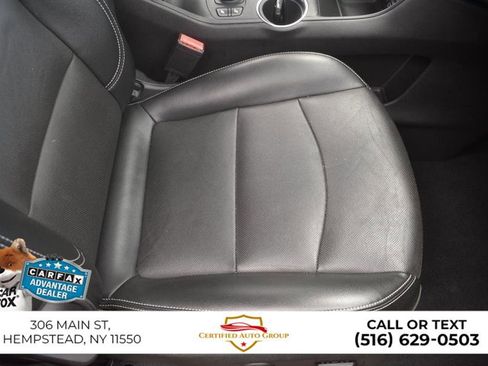 Used 2023 GMC Terrain SLT image 17