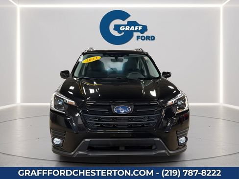 Used 2023 Subaru Forester Premium AWD/4WD image 3