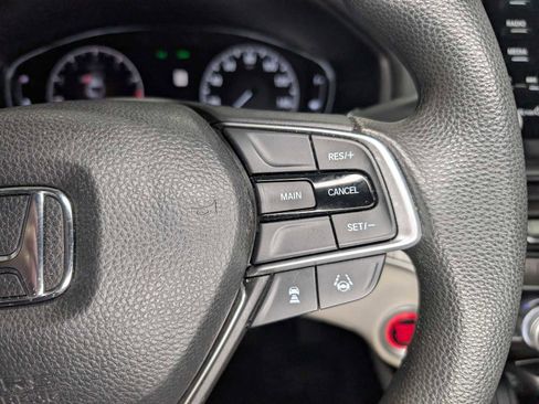 Used 2018 Honda Accord LX image 30