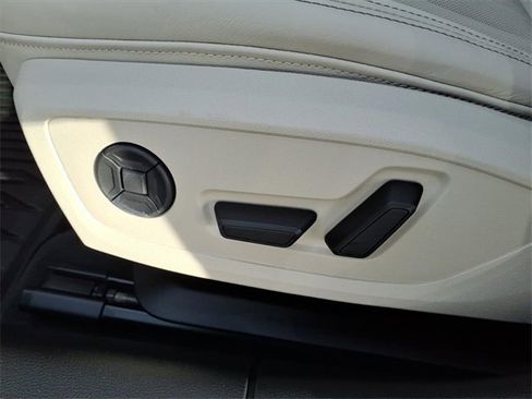 Used 2025 Audi A6 Premium Plus w/ Premium Plus Package image 16