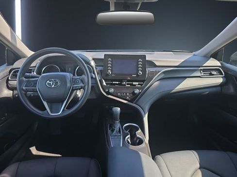 Used 2022 Toyota Camry LE FWD image 10