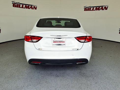 Used 2015 Chrysler 200 S FWD image 8