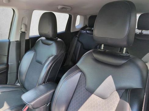 Used 2018 Jeep Compass Latitude w/ Popular Equipment Group AWD/4WD image 10