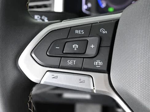 Certified 2023 Volkswagen Atlas Cross Sport SE w/ Black Wheel Package image 22