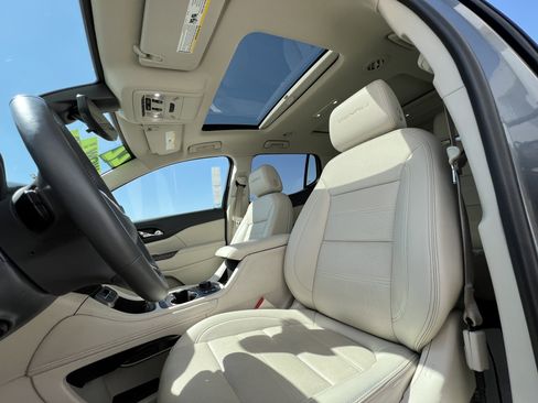 Used 2022 GMC Acadia Denali w/ Denali Ultimate Package image 13