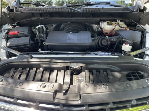 Used 2022 Chevrolet Silverado 1500 LT w/ Z71 Off-Road Package AWD/4WD image 32