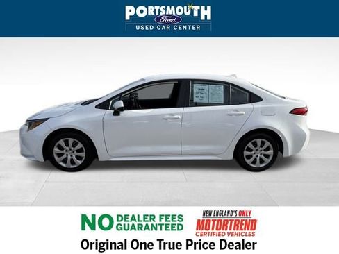 Used 2023 Toyota Corolla LE image 2