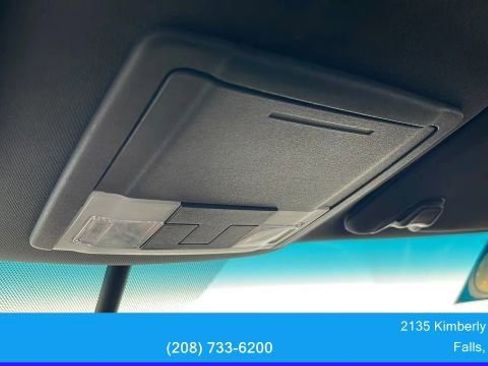 Used 2015 Ford Explorer XLT w/ Equipment Group 202B image 32