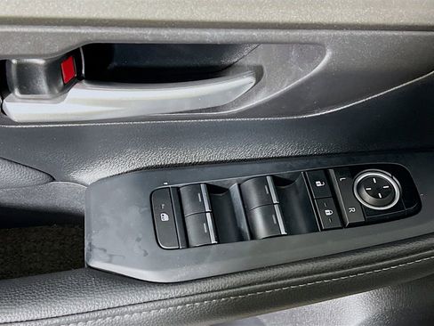 Used 2025 Toyota Grand Highlander AWD image 17