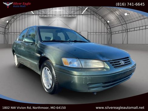 Used 1999 Toyota Camry LE image 2