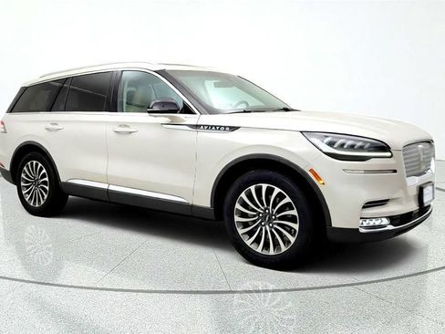 Used 2021 Lincoln Aviator Reserve w/ Elements Package Plus AWD/4WD image 3