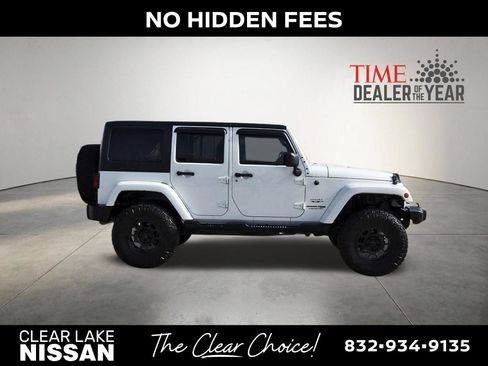 Used 2018 Jeep Wrangler Unlimited Sahara w/ Connectivity Group AWD/4WD image 8