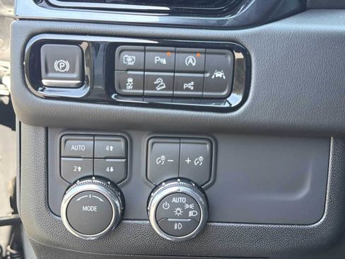 New 2026 GMC Yukon AT4 w/ AT4 Premium Package AWD/4WD image 15