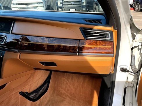 Used 2014 BMW 750Li image 18