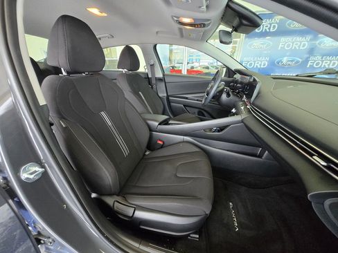 Used 2023 Hyundai Elantra SEL w/ Convenience Package image 24