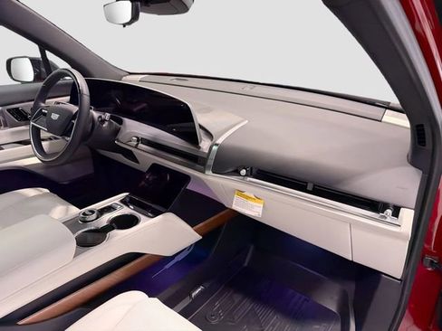 New 2026 Cadillac Vistiq Sport w/ LPO, Floor Liner Package image 27