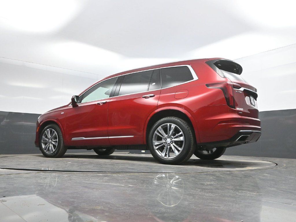 Used 2021 Cadillac XT6 Premium Luxury w/ Platinum Package AWD/4WD image 39