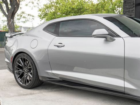 Used 2019 Chevrolet Camaro ZL1 RWD image 11