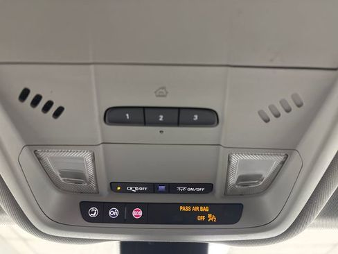 Used 2020 Chevrolet Equinox LT image 51