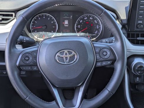 Used 2020 Toyota RAV4 XLE Premium FWD image 20