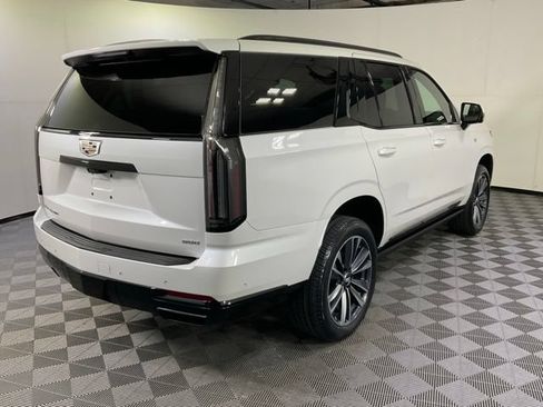 Used 2025 Cadillac Escalade Sport AWD/4WD image 6