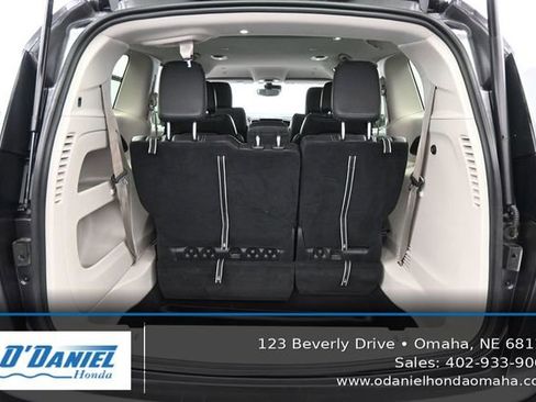 Used 2022 Chrysler Pacifica Touring-L FWD image 38