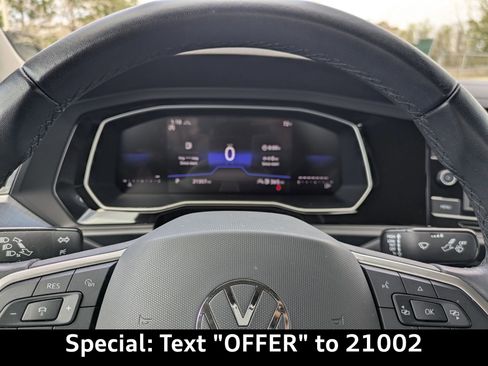 Used 2024 Volkswagen Jetta SE image 29