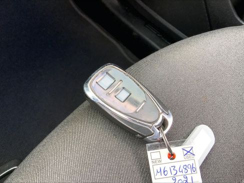 Used 2021 Chevrolet Equinox LT FWD image 14