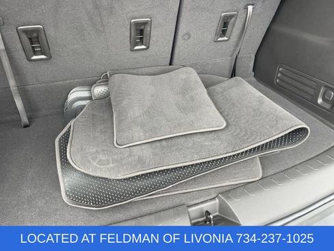 Used 2023 Chevrolet Traverse LT FWD image 33