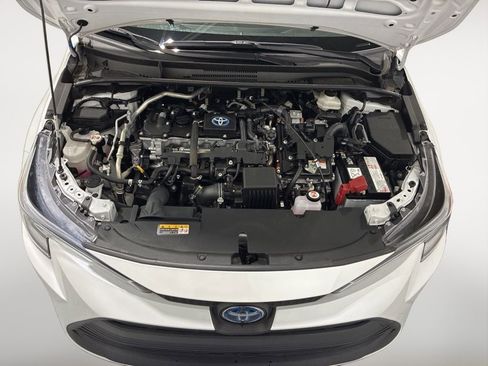 Used 2024 Toyota Corolla LE w/ LE Convenience Package image 9
