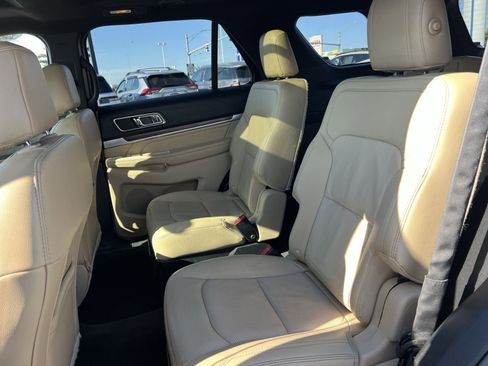 Used 2017 Ford Explorer Limited w/ Equipment Group 301A AWD/4WD image 33