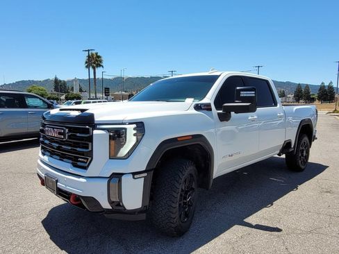 Used 2024 GMC Sierra 2500 AT4 AWD/4WD image 10