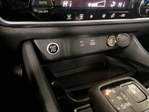 Used 2022 Nissan Rogue SV image 26