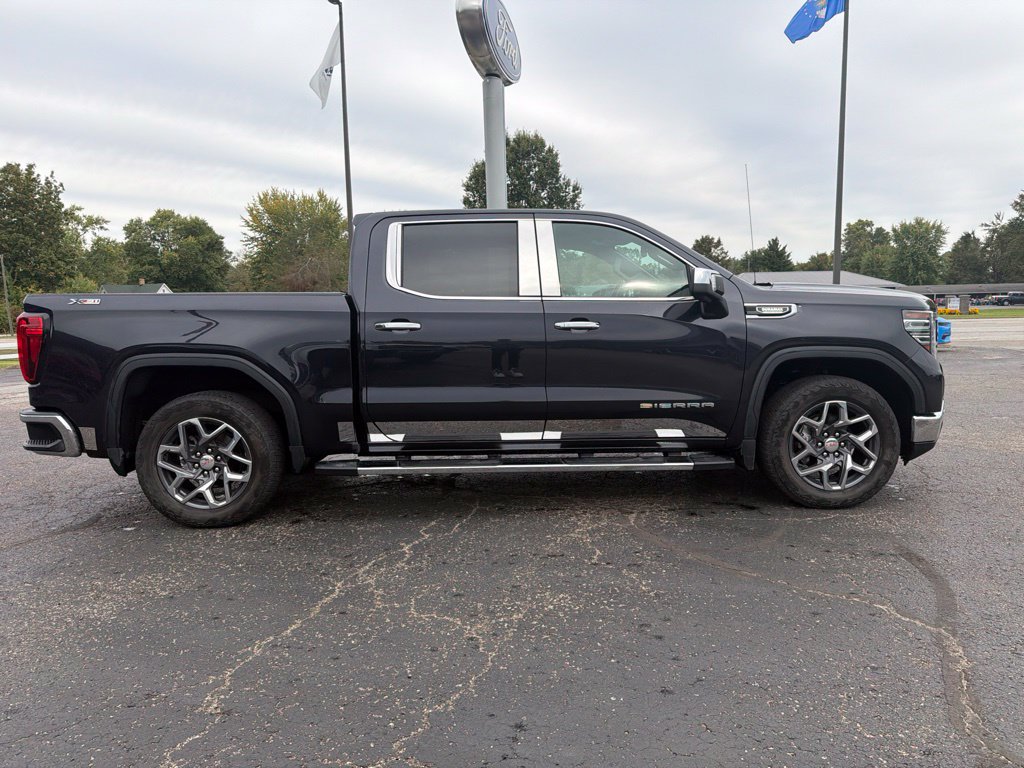 Used 2022 GMC Sierra 1500 SLT w/ SLT Premium Plus Package AWD/4WD image 7