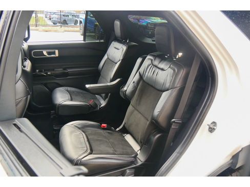 Used 2022 Ford Explorer ST image 17