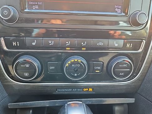 Used 2016 Volkswagen Passat 1.8T SE image 25