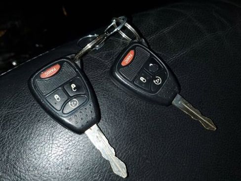 Used 2018 Jeep Wrangler Unlimited Sahara w/ Connectivity Group image 30