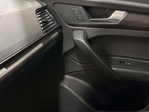 Used 2023 Audi Q5 2.0T Premium w/ Convenience Package image 25