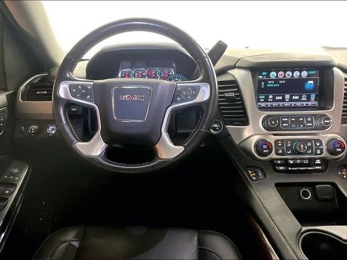 Used 2019 GMC Yukon XL SLT w/ Open Road Package AWD/4WD image 6