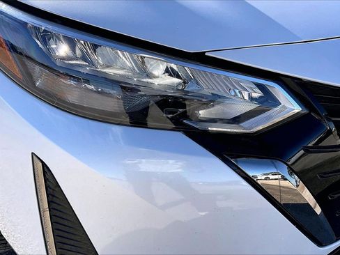 Used 2024 Nissan Sentra SR w/ SR Premium Package image 33