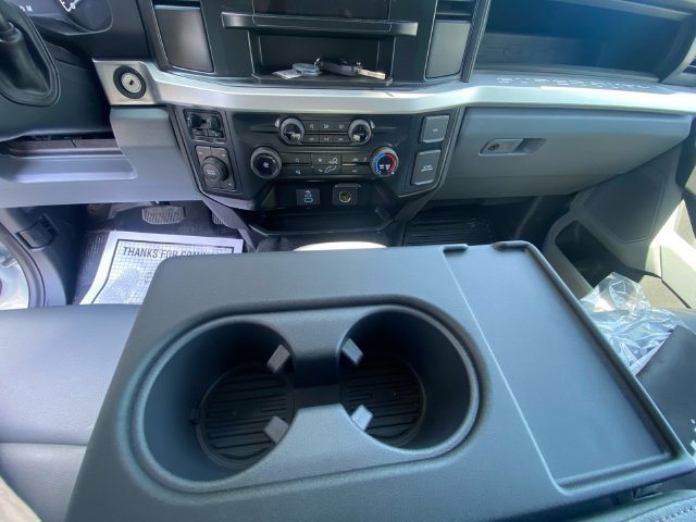 Used 2024 Ford F550 4x4 Regular Cab Super Duty image 11