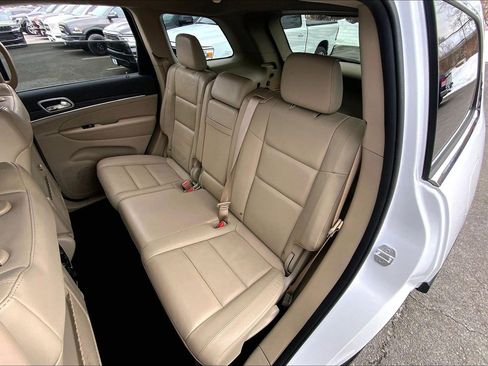 Certified 2021 Jeep Grand Cherokee Limited w/ Premium Lighting Group image 19
