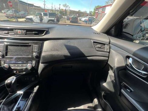 Used 2019 Nissan Rogue SL image 17