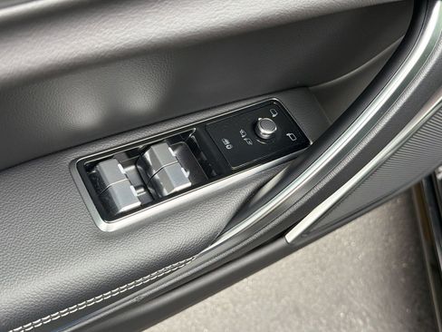 Used 2024 Jaguar XF R-Dynamic SE image 20