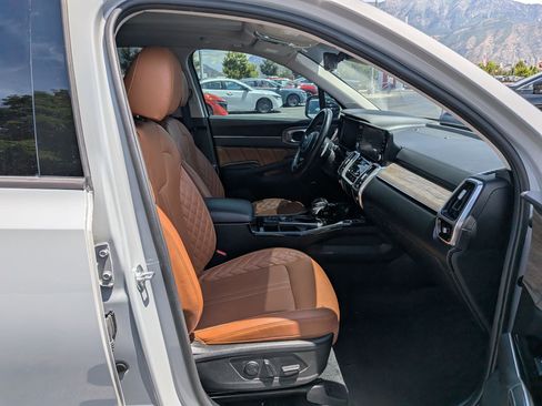 Used 2022 Kia Sorento SX Prestige w/ Rust Color Package AWD/4WD image 33