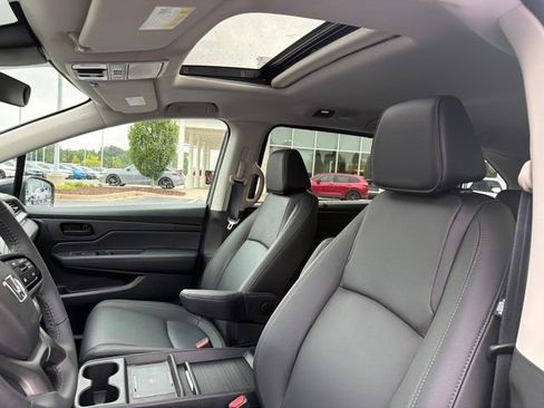 Certified 2026 Honda Odyssey EX-L image 13