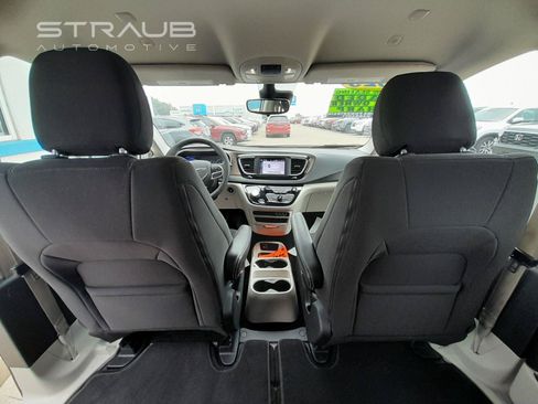 Used 2023 Chrysler Voyager LX FWD image 38