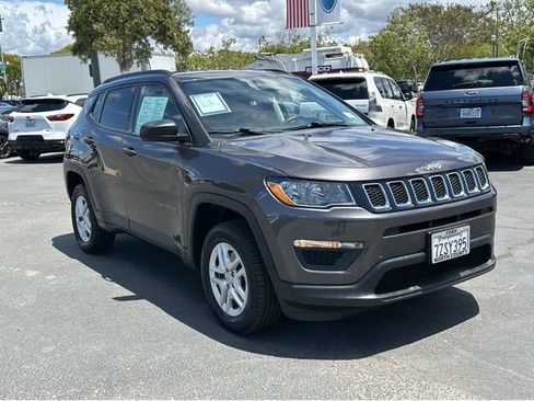 Used 2018 Jeep Compass Sport w/ Tech Group AWD/4WD image 3